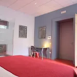 Dsquare בית הארחה 4*